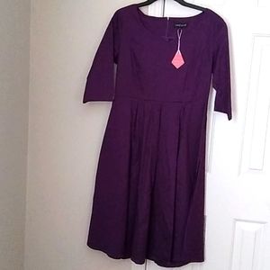 Flowy purple dress for any occasion. MintLimit Brand, Size Large
